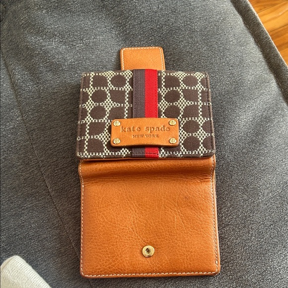 Kate Spade Leather & Monogram Multi Compartment Wallet - Picture 2 of 9